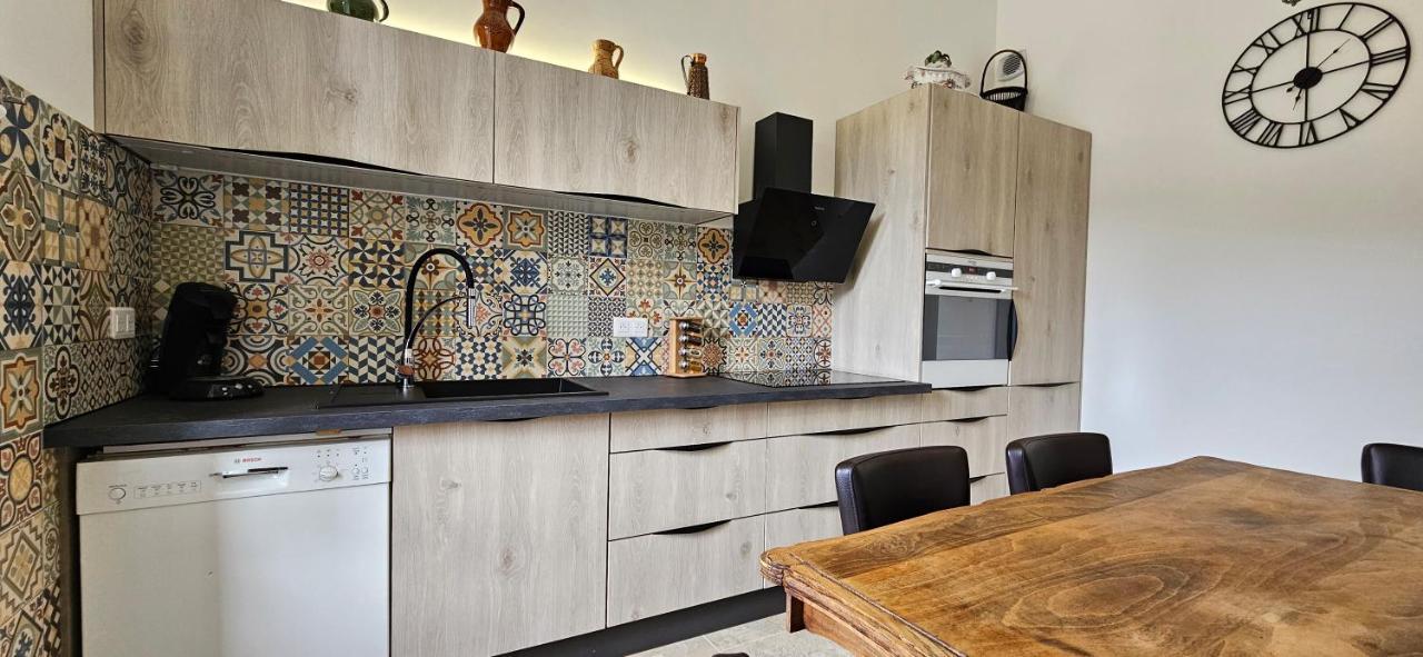 Bel & Ancien Appartement T3 Renove Dans Sartene エクステリア 写真